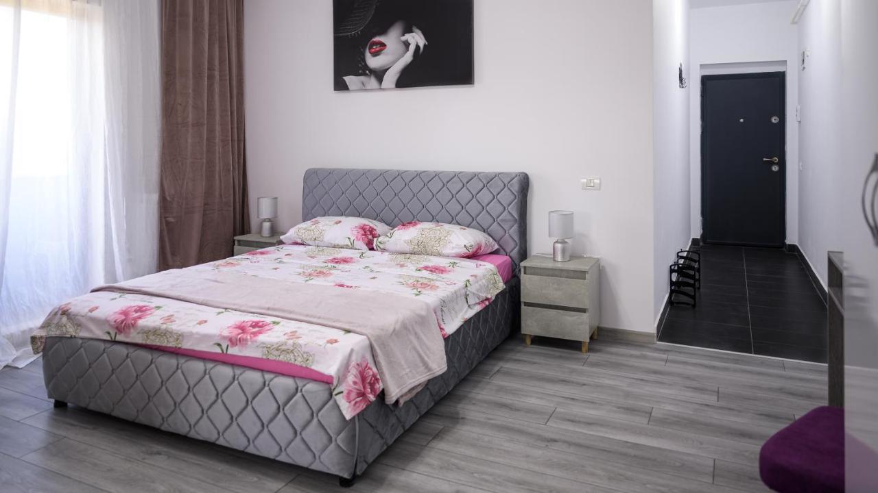 Apartamento Nina House Târgu Jiu Exterior foto