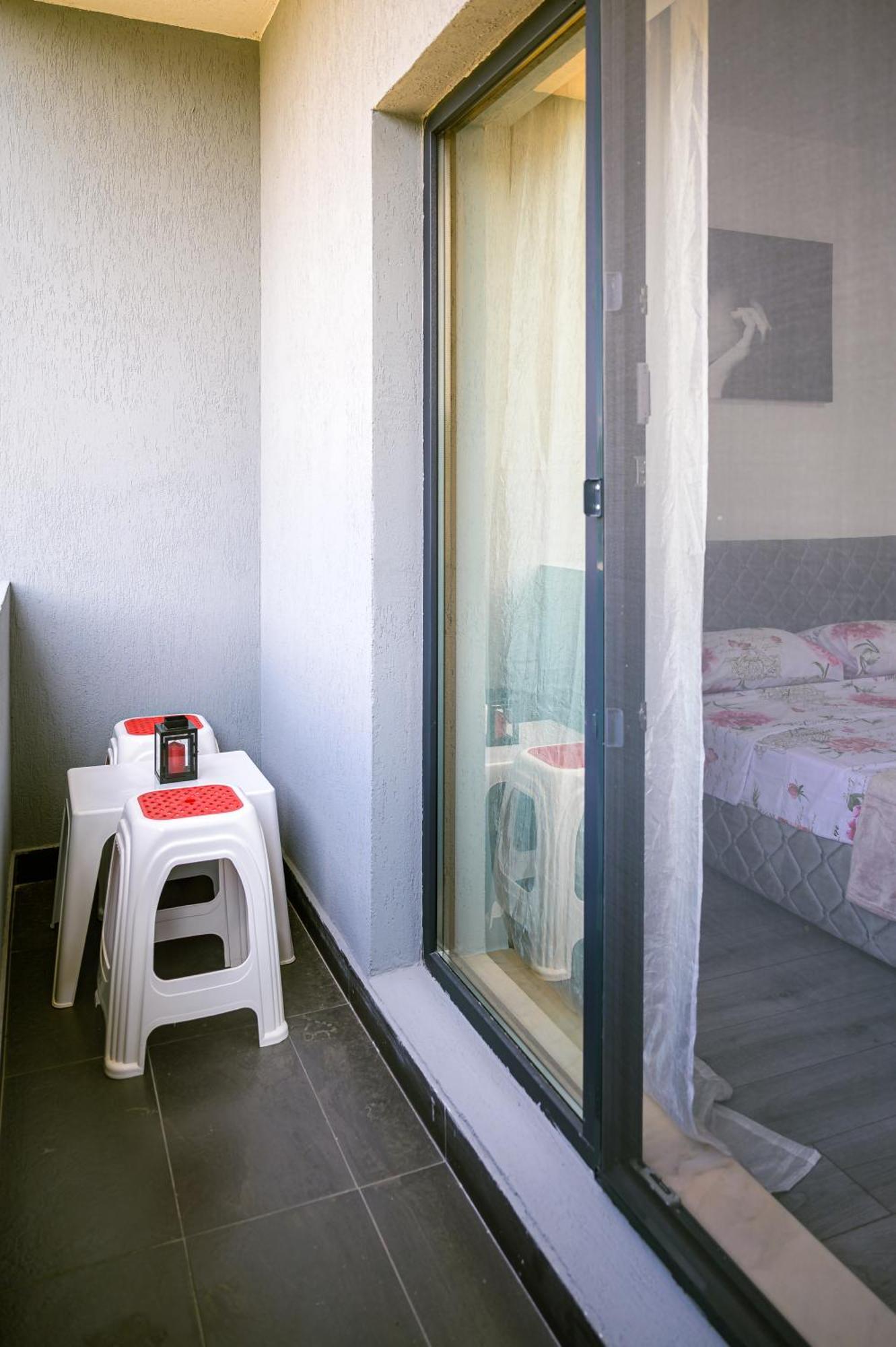 Apartamento Nina House Târgu Jiu Exterior foto